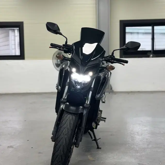 17년식 혼다 CB650F 2만Km 깔끔한 차량 판매합니다.