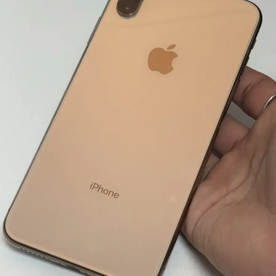 아이폰XS MAX 256기가 골드 카메라무음 북미판