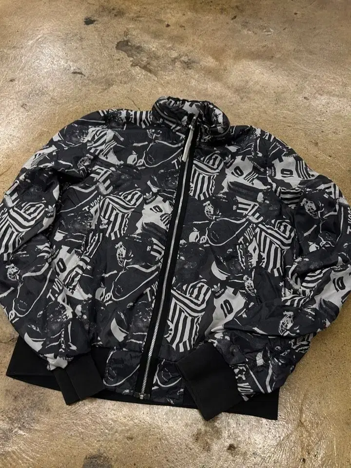 (Genuine/85) AdidasOriginalRareBoss BattleWindbreaker