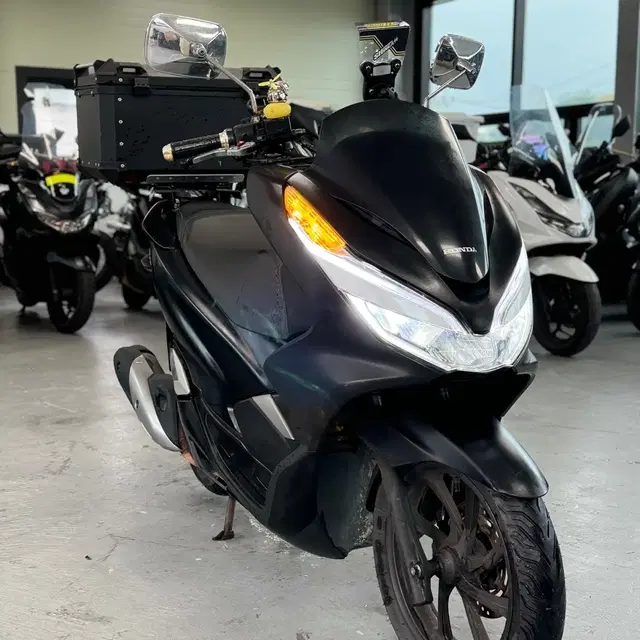 19년형 혼다 PCX125 6만KM 깔끔한 차량 판매합니다.