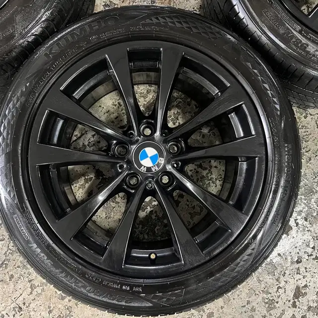 BMW 3GT 정품 블랙 17인치 휠타이어 판매 합니다