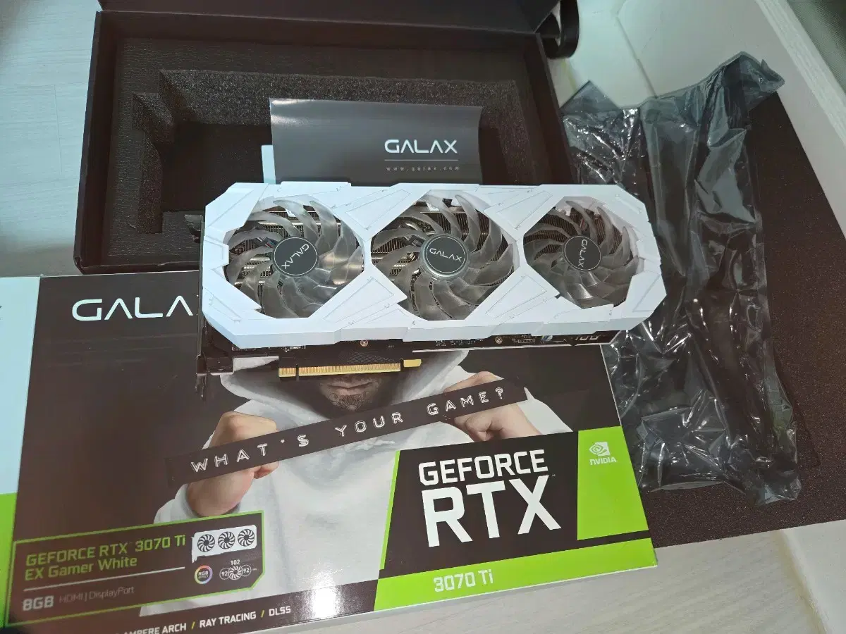 서브로 사용하던 갤럭시 RTX3070Ti 화이트 3Fan