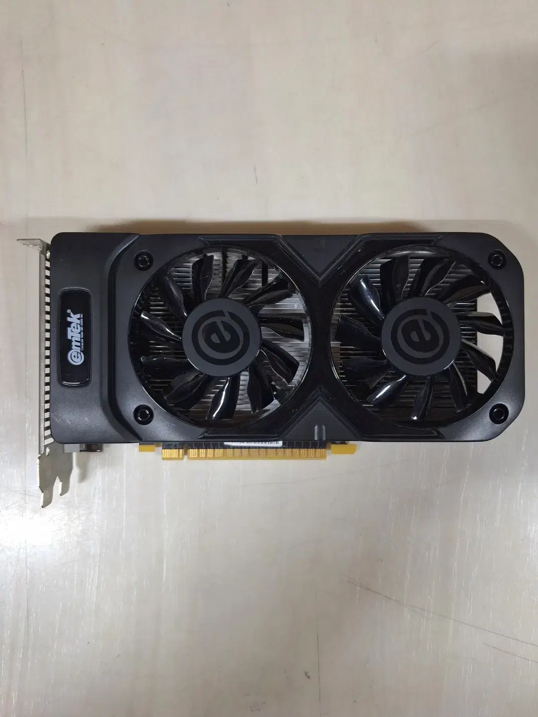 컴퓨터 그래픽카드 이엠텍 GTX750Ti 2기가 (2팬)