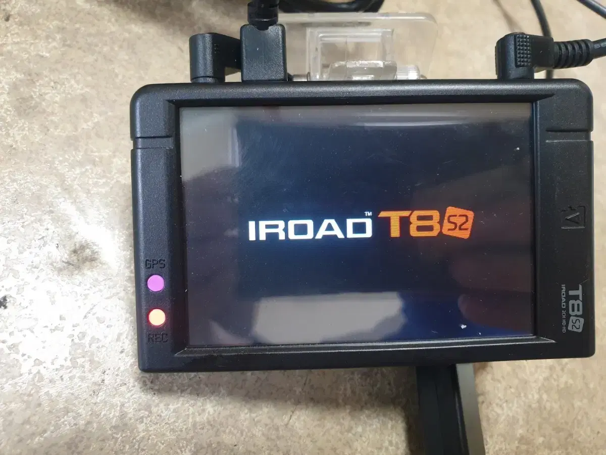 아이로드 T8S2 FHD 2채널 블랙박스 64GB GPS WIFI 동글이