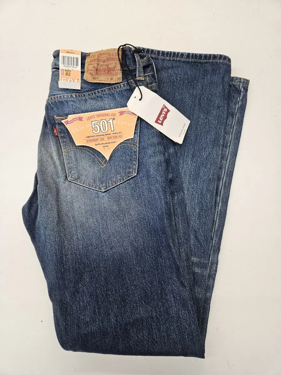 Levi's 501 Button Fly 32 New