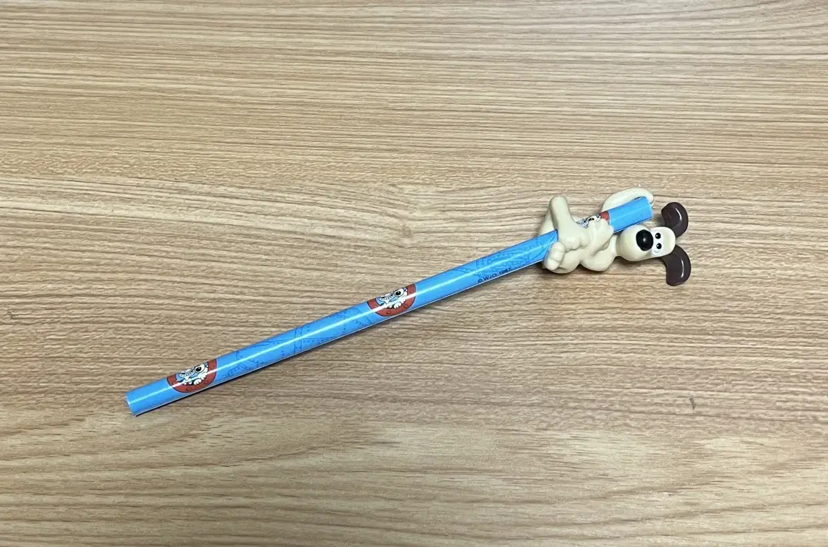 Wallace and Grommet Pencil Topper