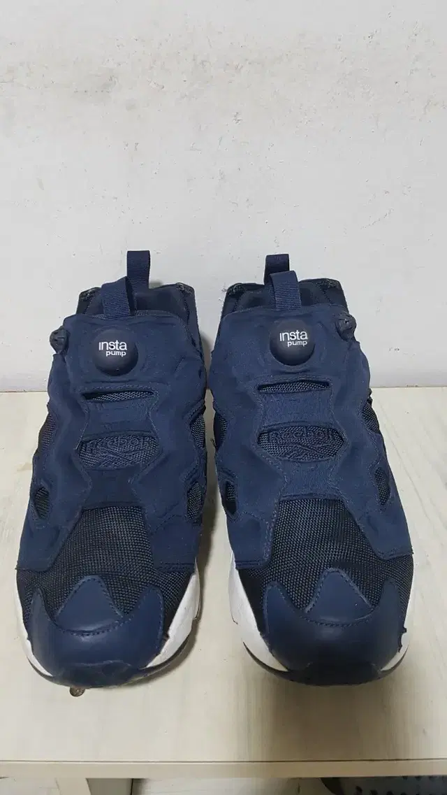 택포 255/260 S급 리복 INSTA-PUMP FURY 경량 쿠션화~