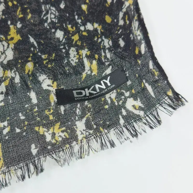 [디케이엔와이] DKNY 플라워 스카프 머플러 숄 A27376