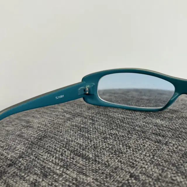 2000's CARISO Blue Color Sunglasses