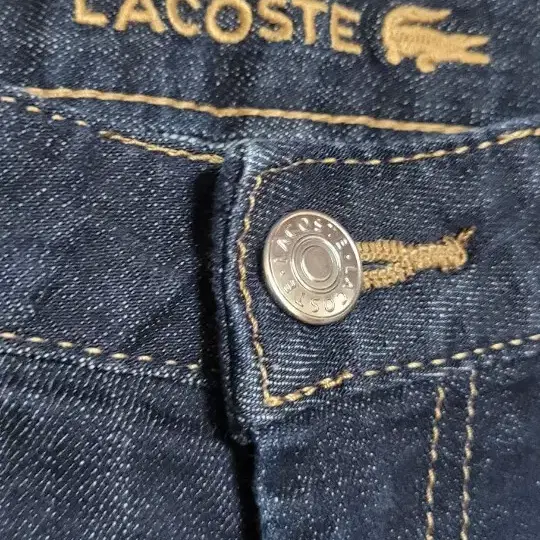 (여성70사이즈.28인치) LACOSTE 청바지