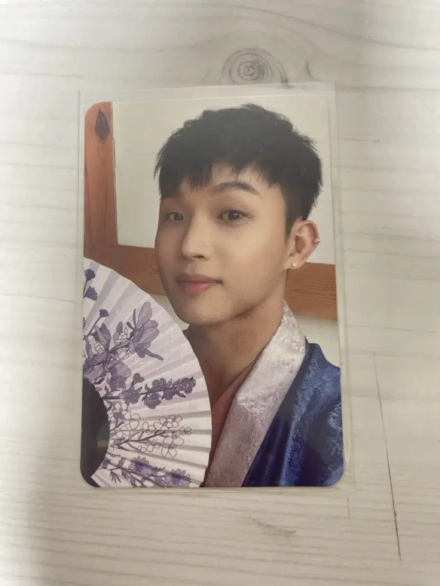 BTOB lim hyunsik 2022 season's greetings Sells photo kards