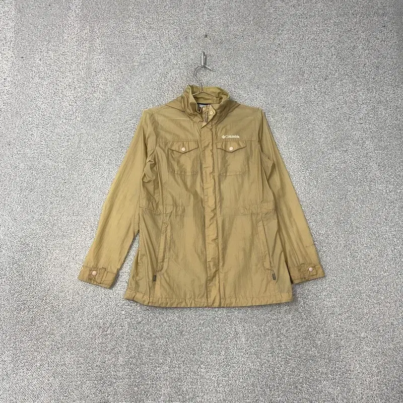 Colombia Beige Safari Quad Pocket Functional Windbreaker M