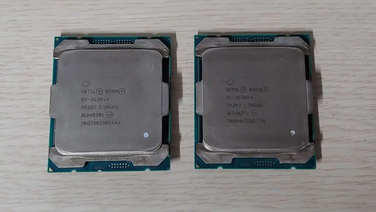 인텔 Xeon E5 2630 V4