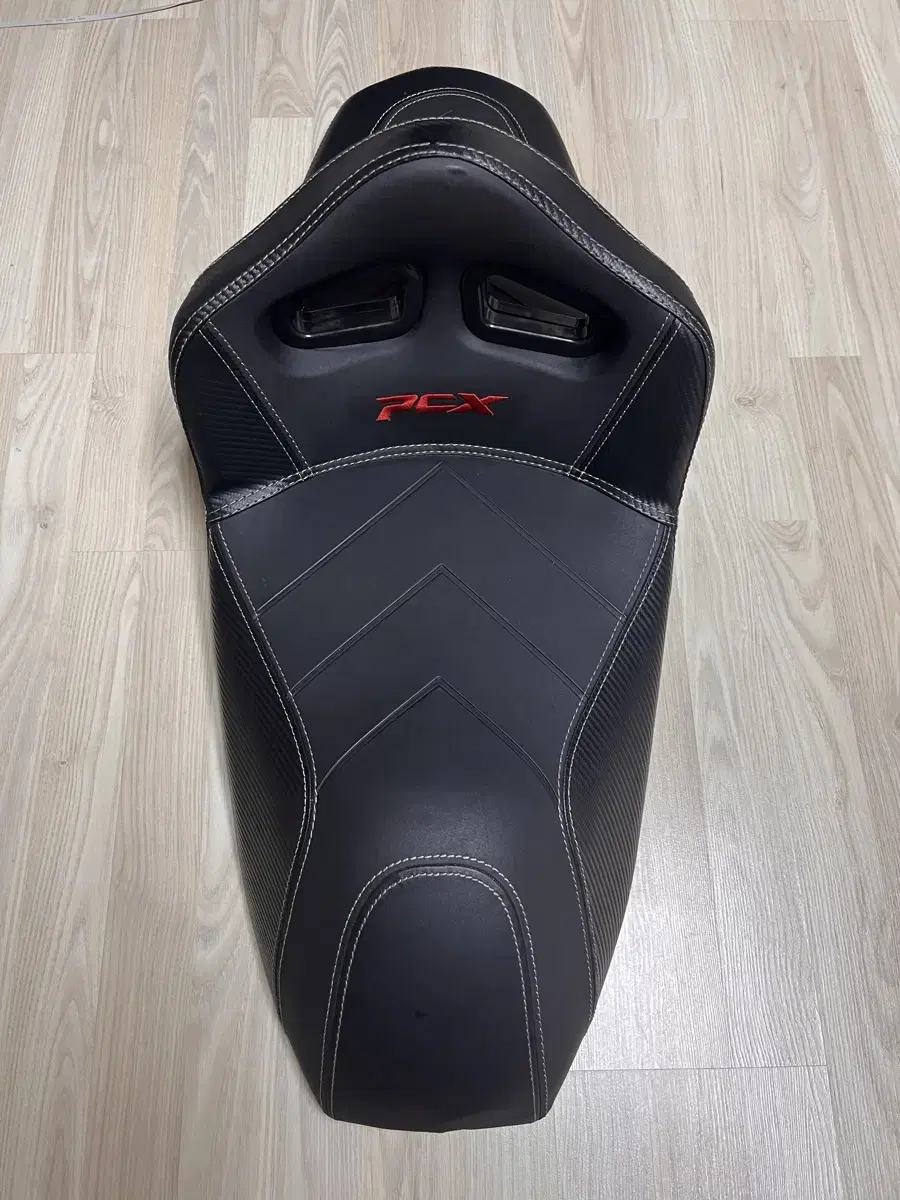 pcx125/21~24버킷시트 레드