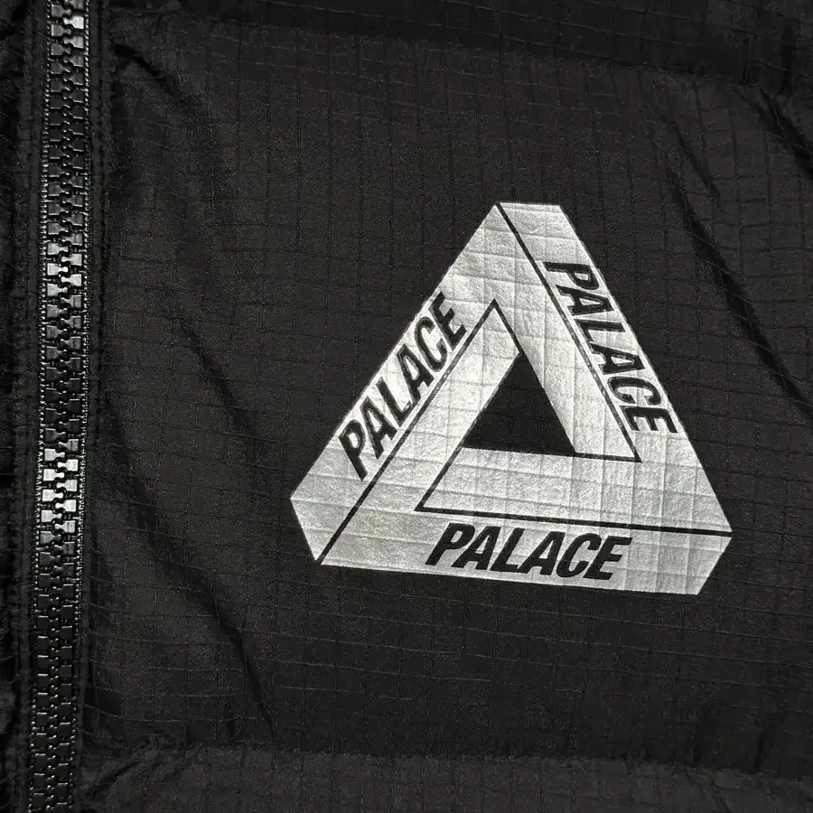 Palace Ripstop Puffa Black 23FW