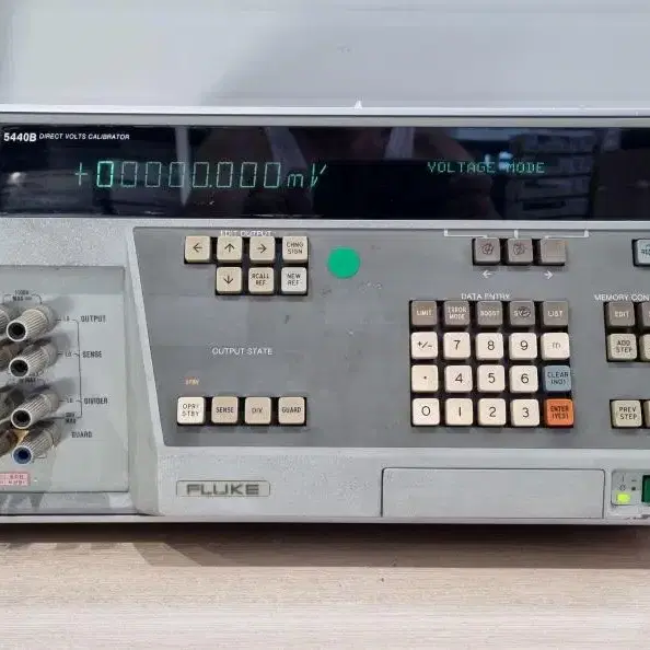 FLUKE 5440B 전압교정기