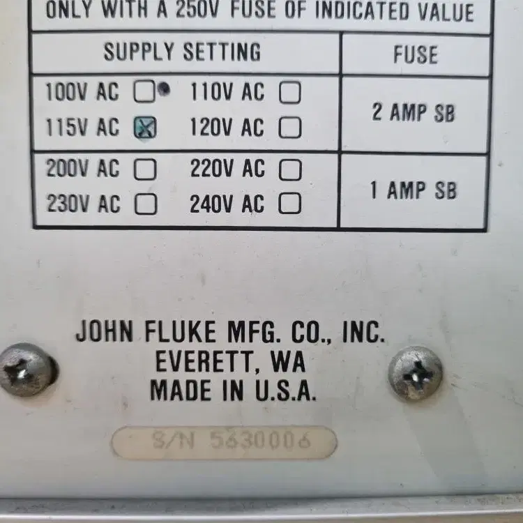 FLUKE 5440B 전압교정기