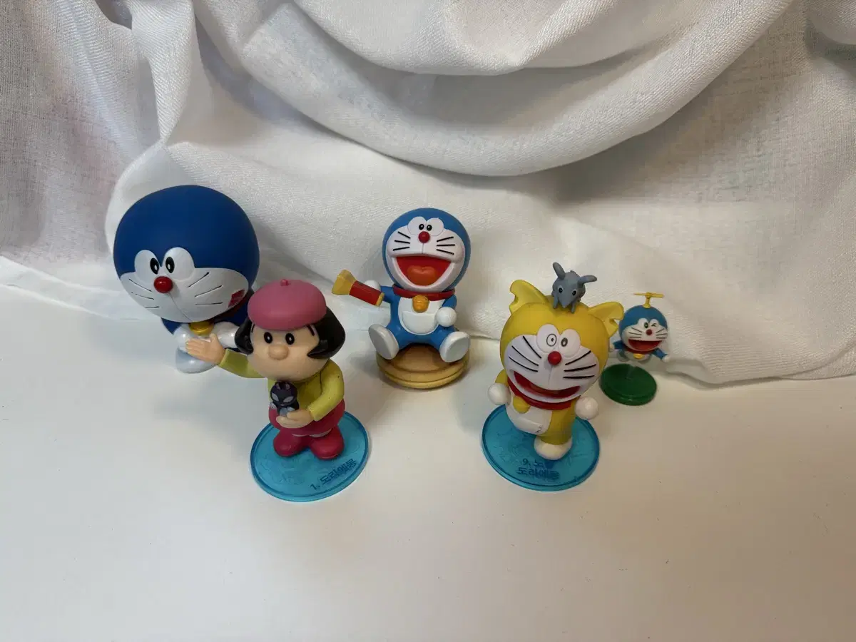 Sell 5 Doraemon bulk 