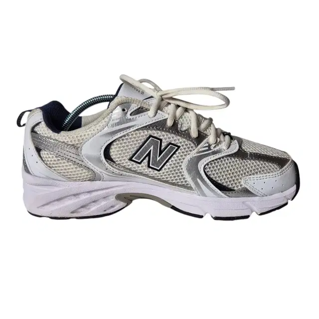 250) NEW BALANCE 뉴발란스 530 화이트