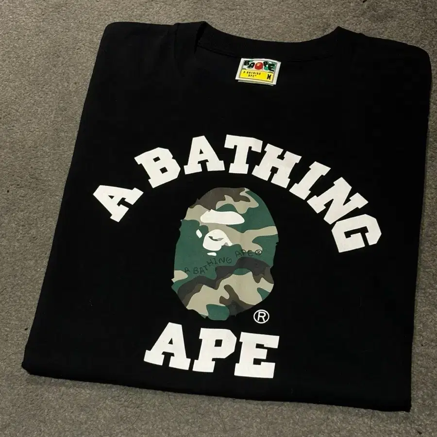 Bape 베이프 카모 블랙 반팔티 M