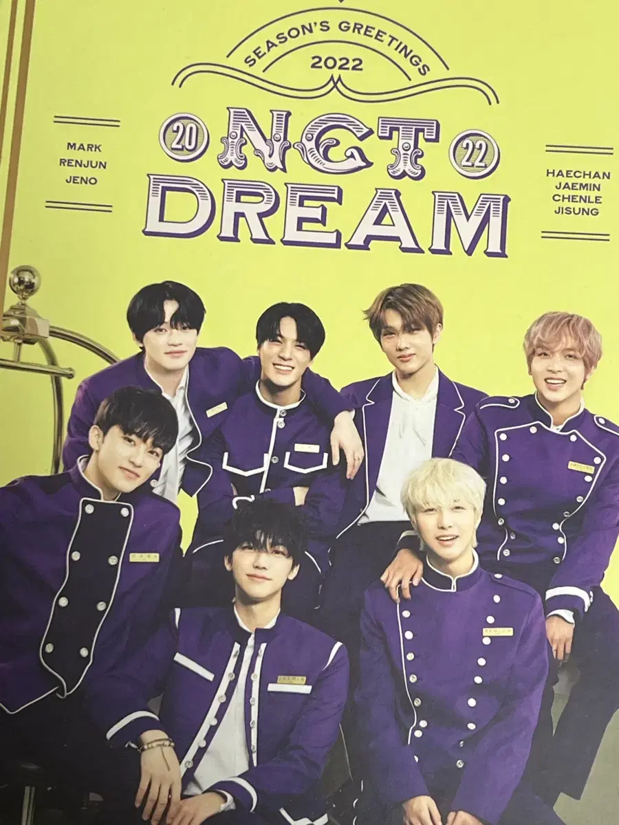 NCT Dream 2022 season's greetings seasons greetings (4 photocards only)