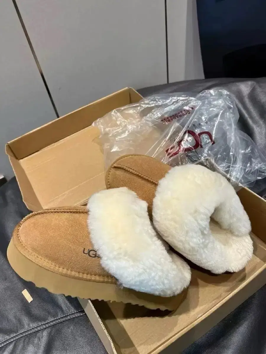 [UGG] 어그 디스케트 슬리퍼 체스트넛