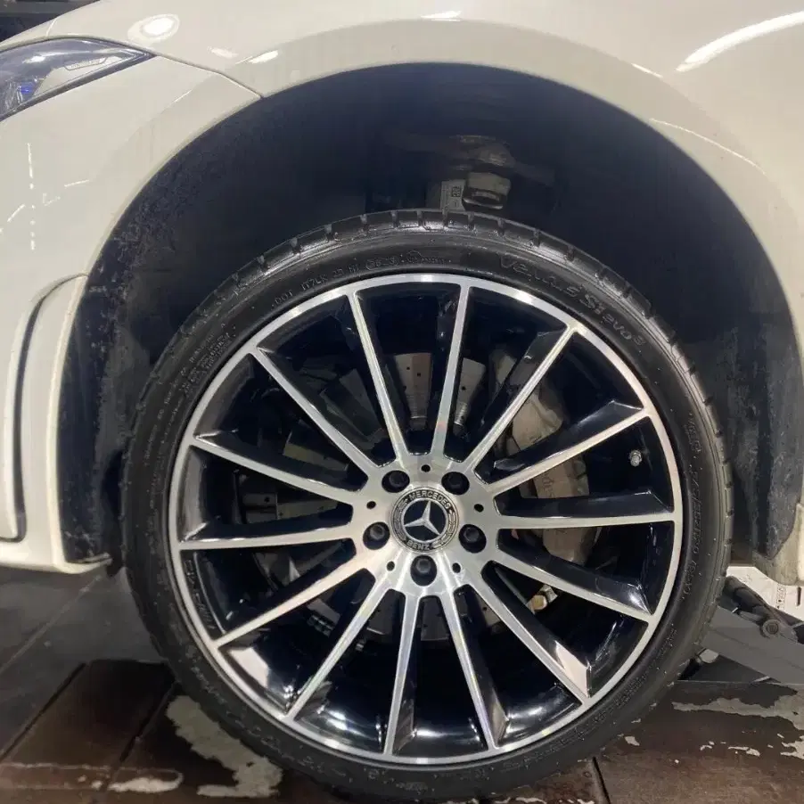 벤츠 W257 CLS 마차 휠 신형 20인치 AMG