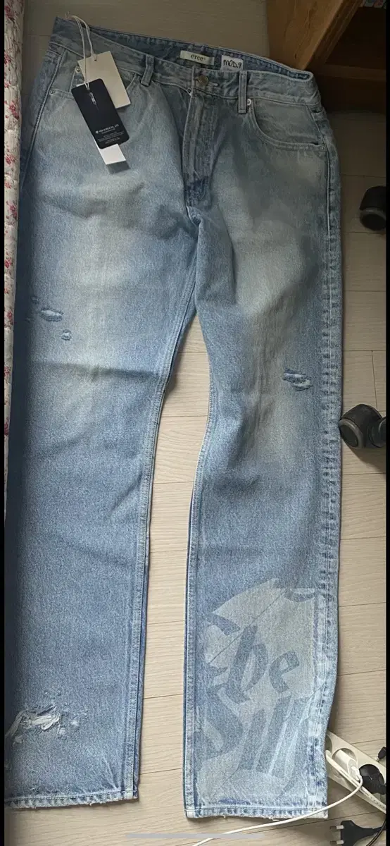 새상품 33사이즈 Etce x Mod9 Laser Washed Denim