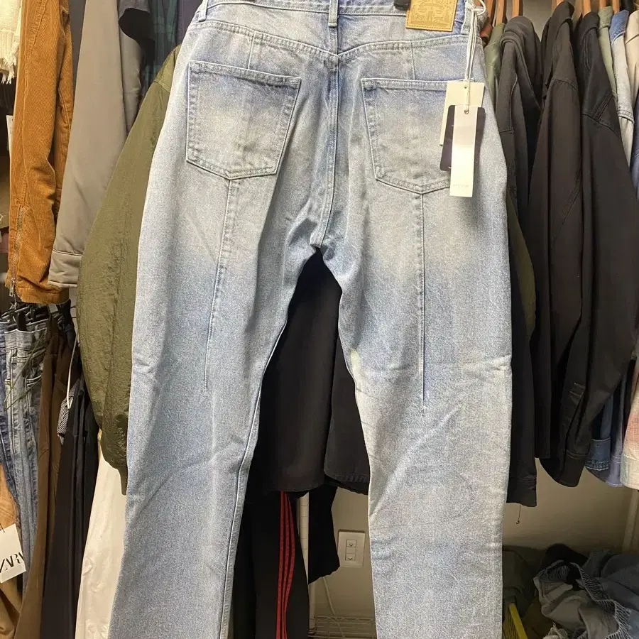 새상품 33사이즈 Etce x Mod9 Laser Washed Denim