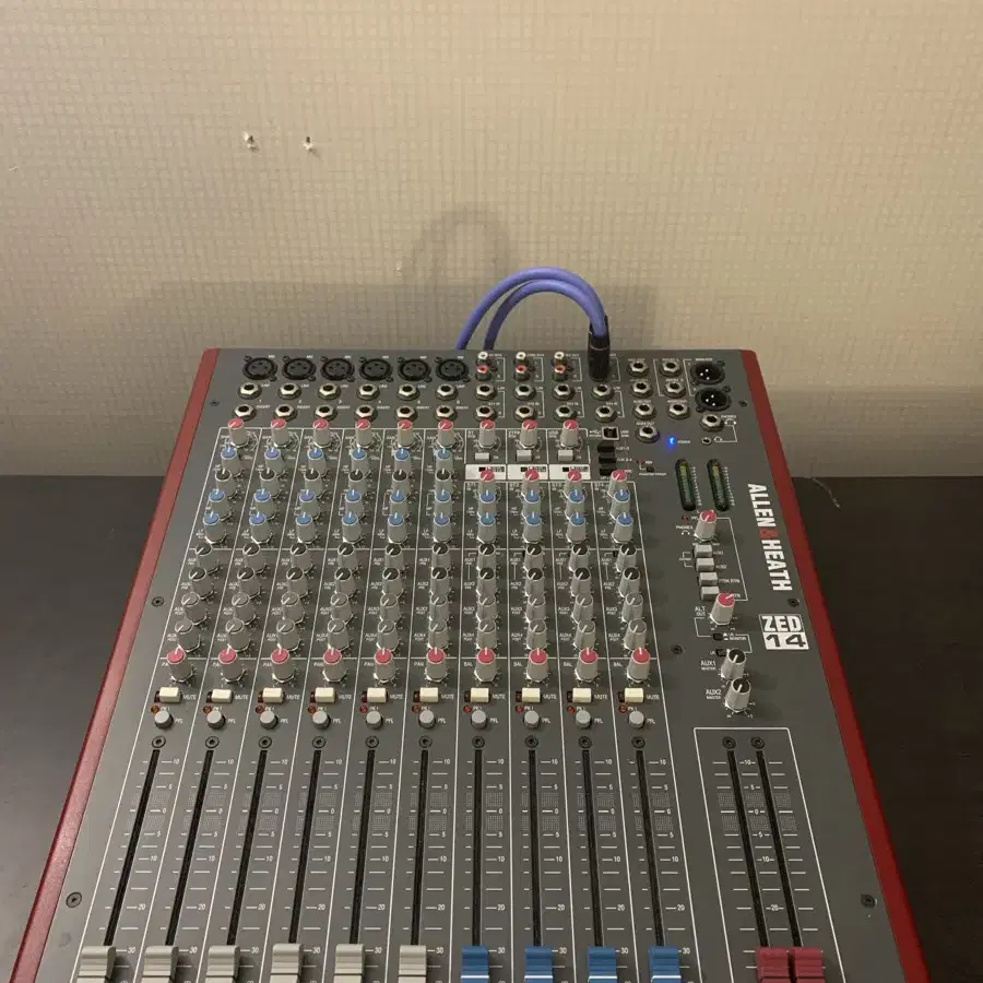 알렌앤히스 Allen & Heath ZED14 (고장)