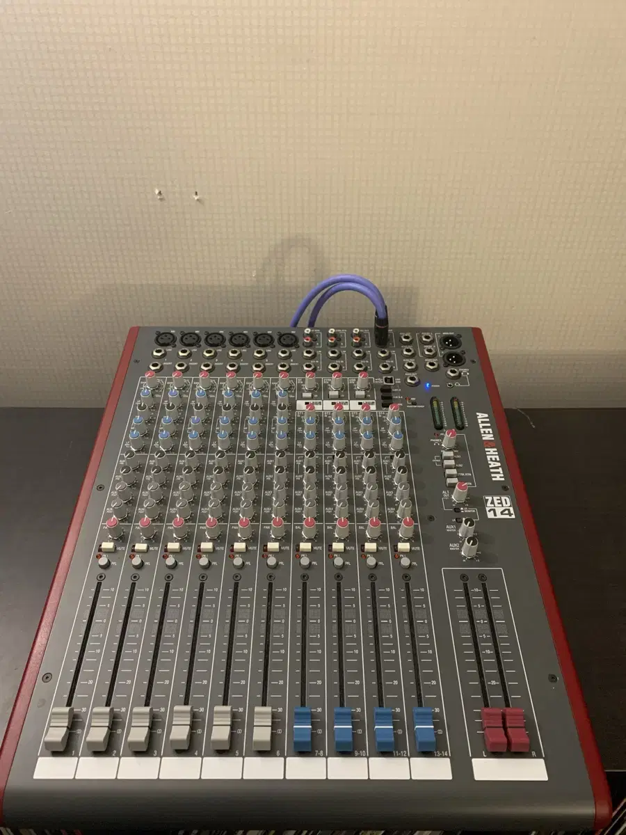 알렌앤히스 Allen & Heath ZED14 (고장)