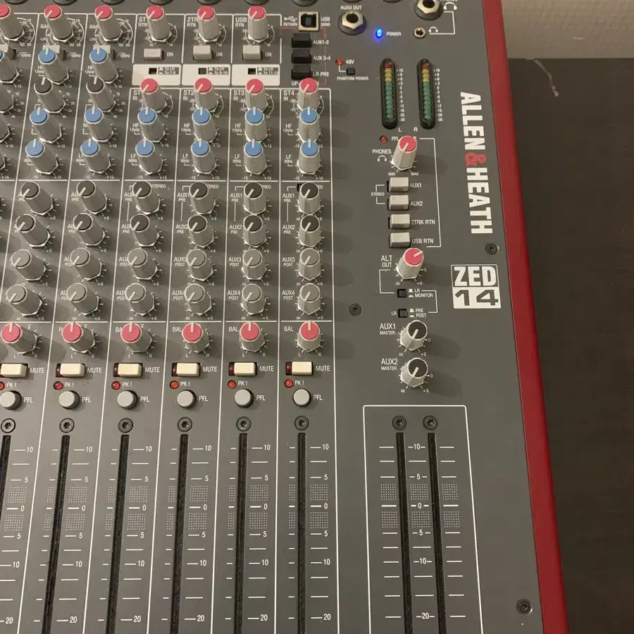 알렌앤히스 Allen & Heath ZED14 (고장)