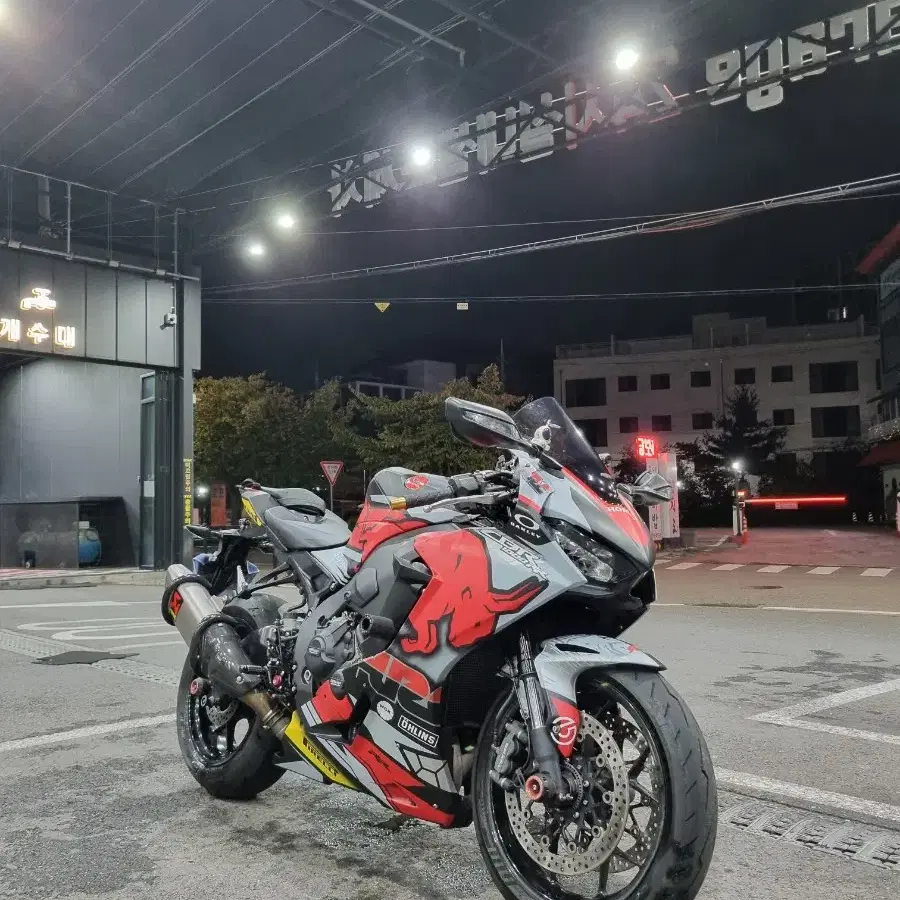 cbr1000rr 팝니다 19년식(A급순정카울 보유중)