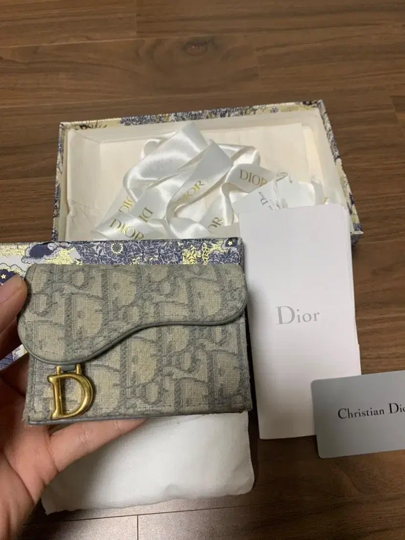 (Genuine) Dior Oblique Saddle Flap Kard Quick sale