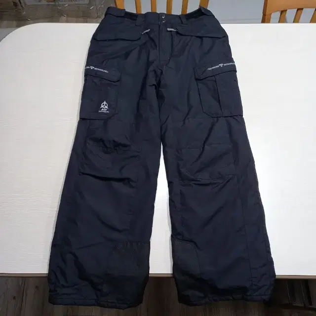 32.33 ALPINIST Snowgear 패딩 카고팬츠 블랙 32-37