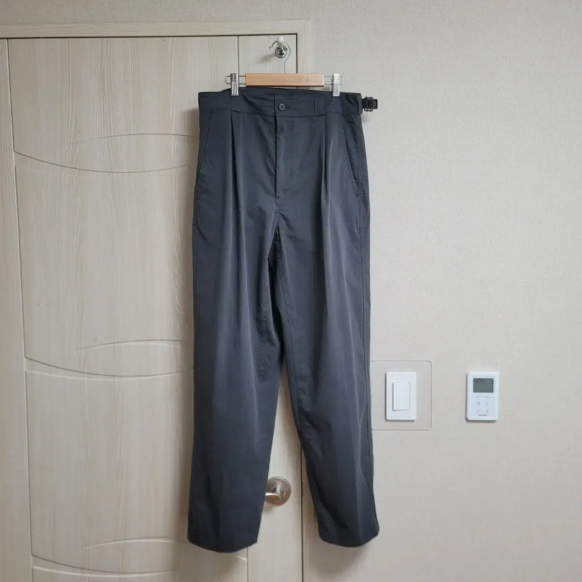 Node Archives Regular Tapered Chino Pants Charcoal Gray 1