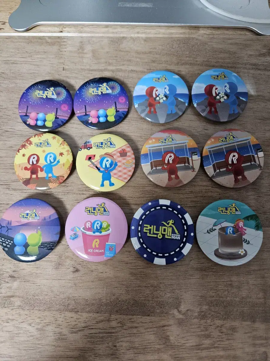 Sell 10 Running Man badges bulk 