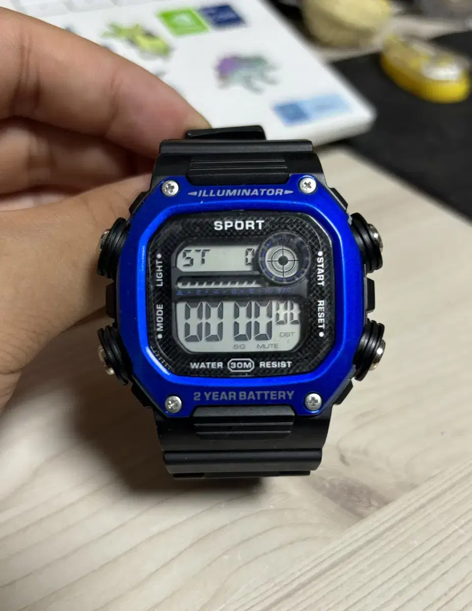 Unused) Sportswear Waterproof Wristwatch