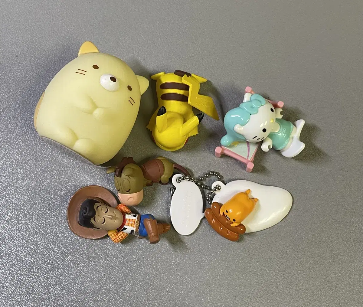 Character Gacha bulk wts Sell KittyGudetamaStoryPokemonGudetama