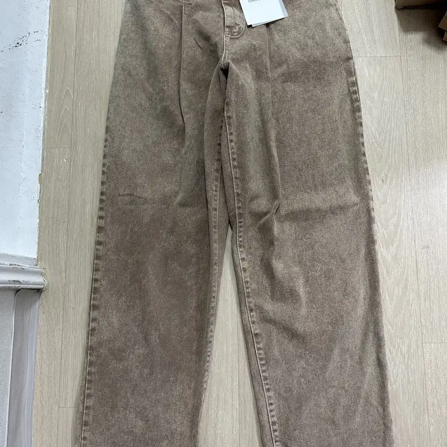 새상품) 친다운 데님팬츠 BOY PLEATED DENIM BEIGE