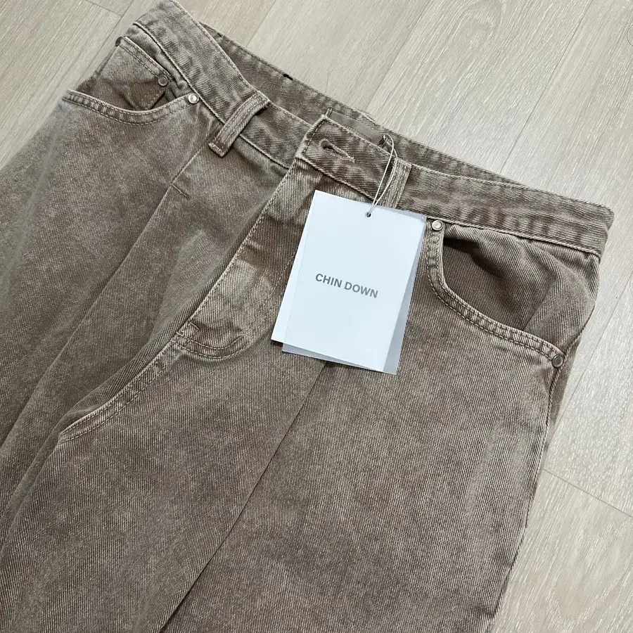 새상품) 친다운 데님팬츠 BOY PLEATED DENIM BEIGE