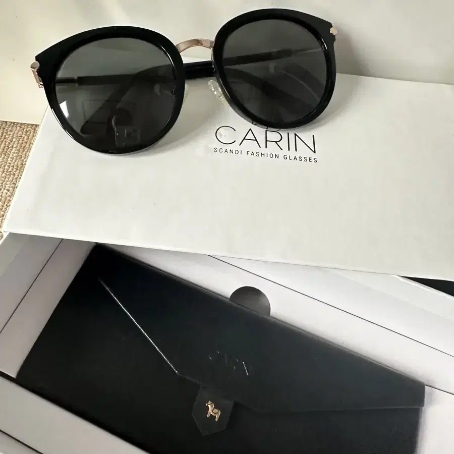 [풀박스] 뉴진스 CARIN 카린 선글라스 Loii C1(정품)