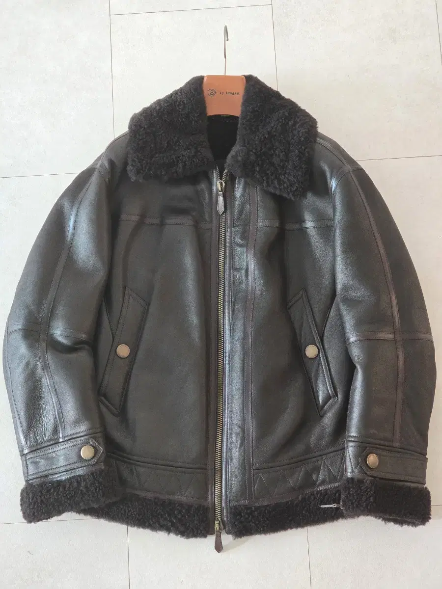 Burberry Korea Brown Sheepskin Mustang