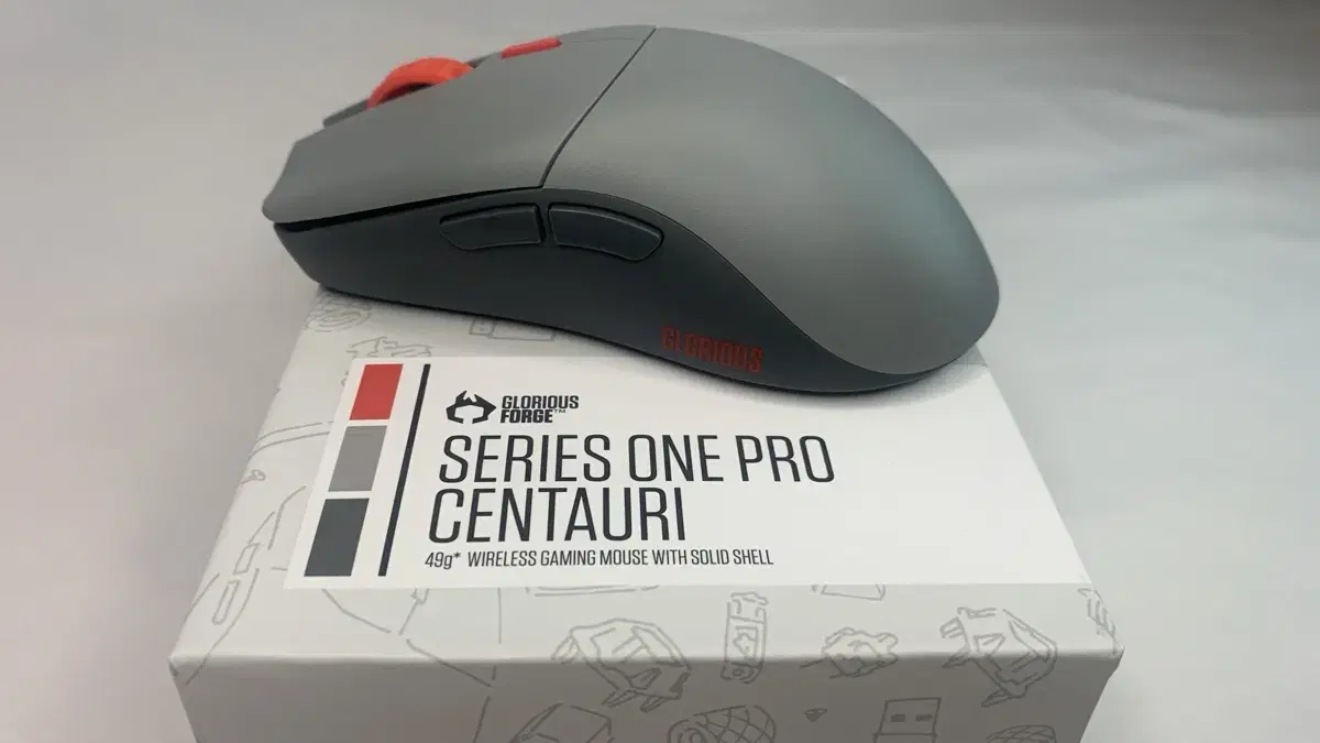 글로리어스 SERIES ONE PRO (RED) 마우스 팝니다