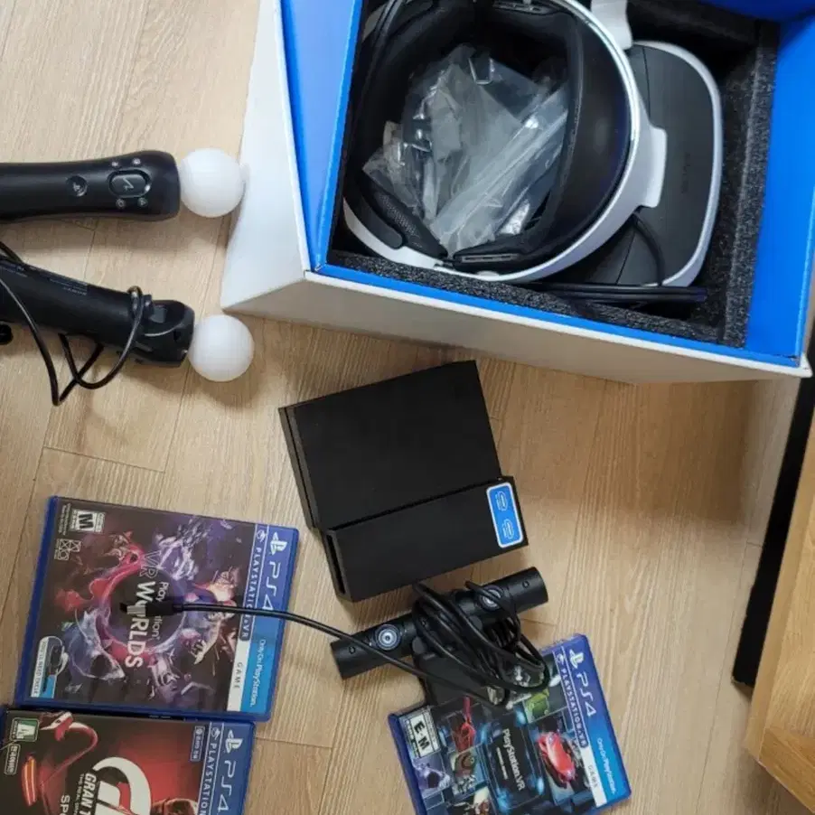 PS4VR1기계+카메라+무브봉) 판매합니다.^^