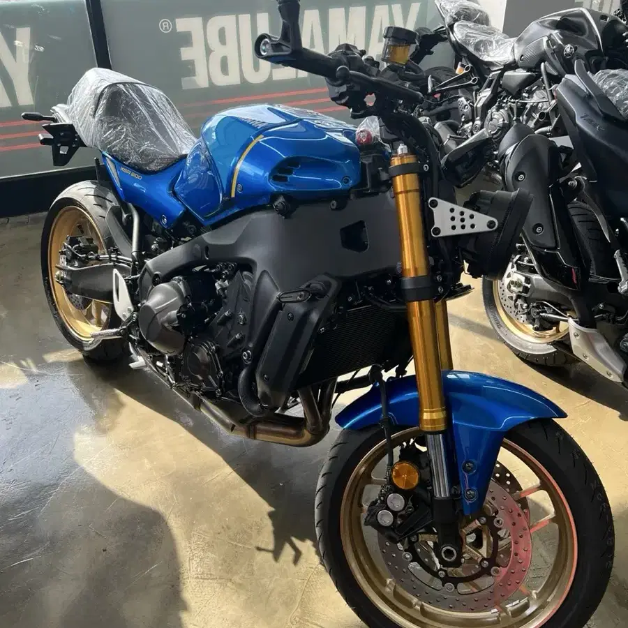 22년식 야마하 XSR900 재고신차 할인판매!