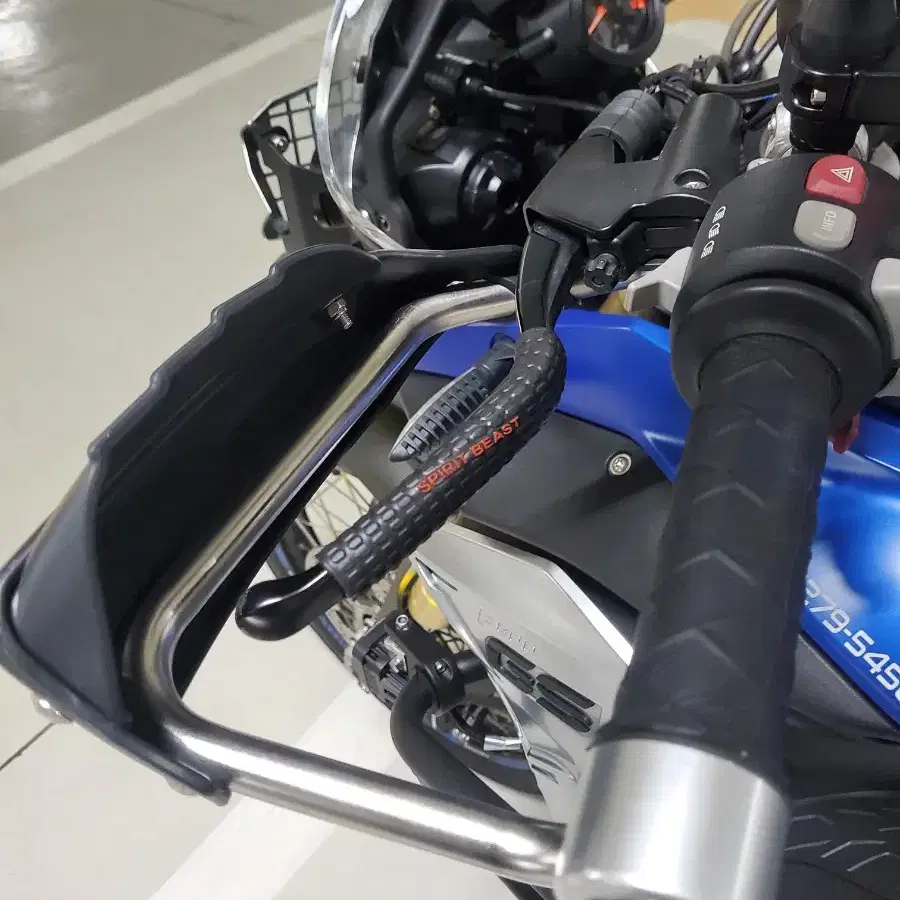 F800gs 신차급 컨디션입니다