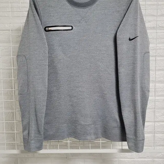 [S]NIKE 나이키해외판 그레이 포켓지퍼디테일 남성골프웨어 스판티셔츠