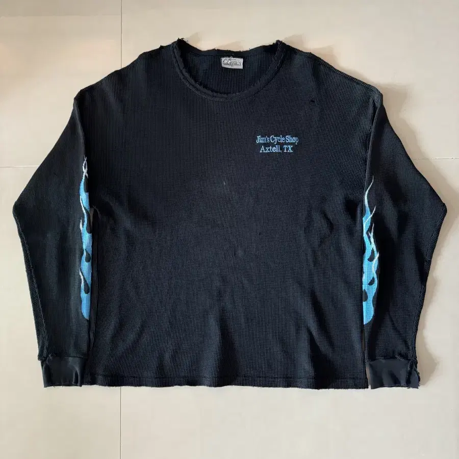 VINTAGE THRASHED BLUE FLAME THERMAL L/S