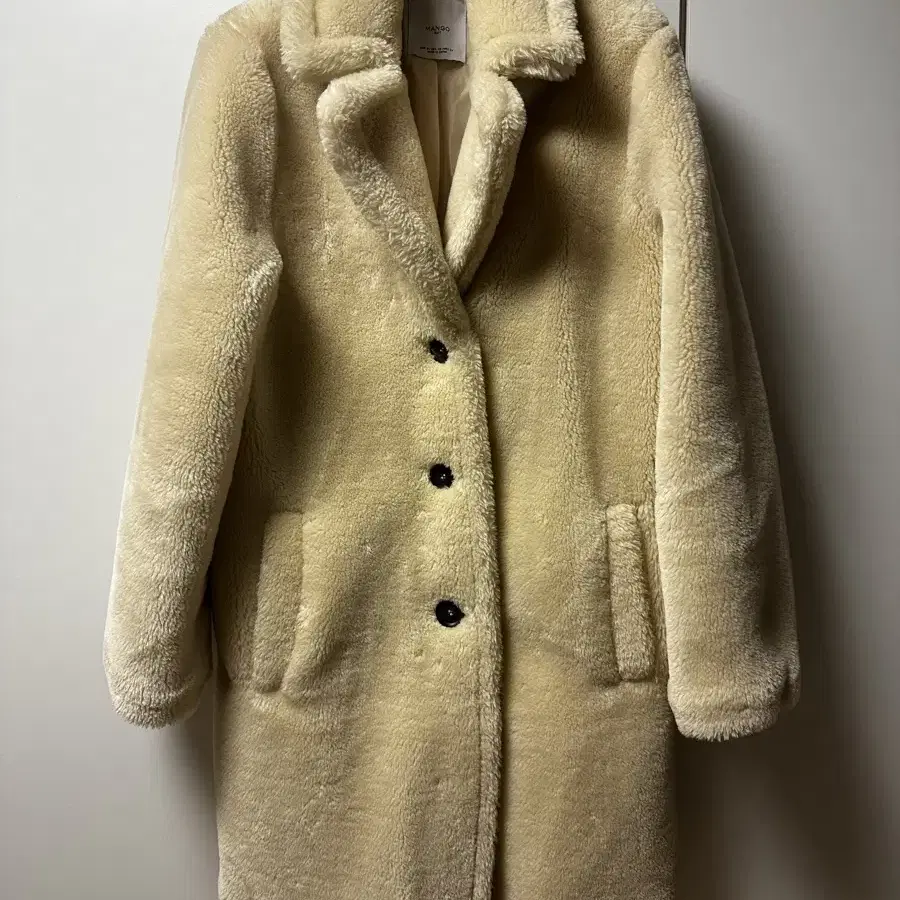 망고 코트,mango coat,망고 퍼코트,여성코트